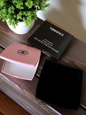 CHANEL Pink Compact Double Mirror with Black Velvet Pouch